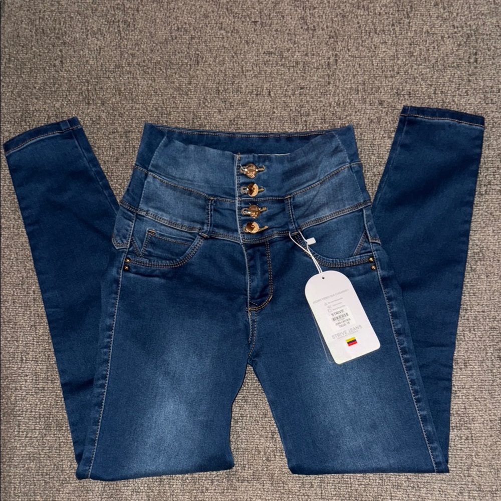 High-Waisted Colombian Blue Jeans